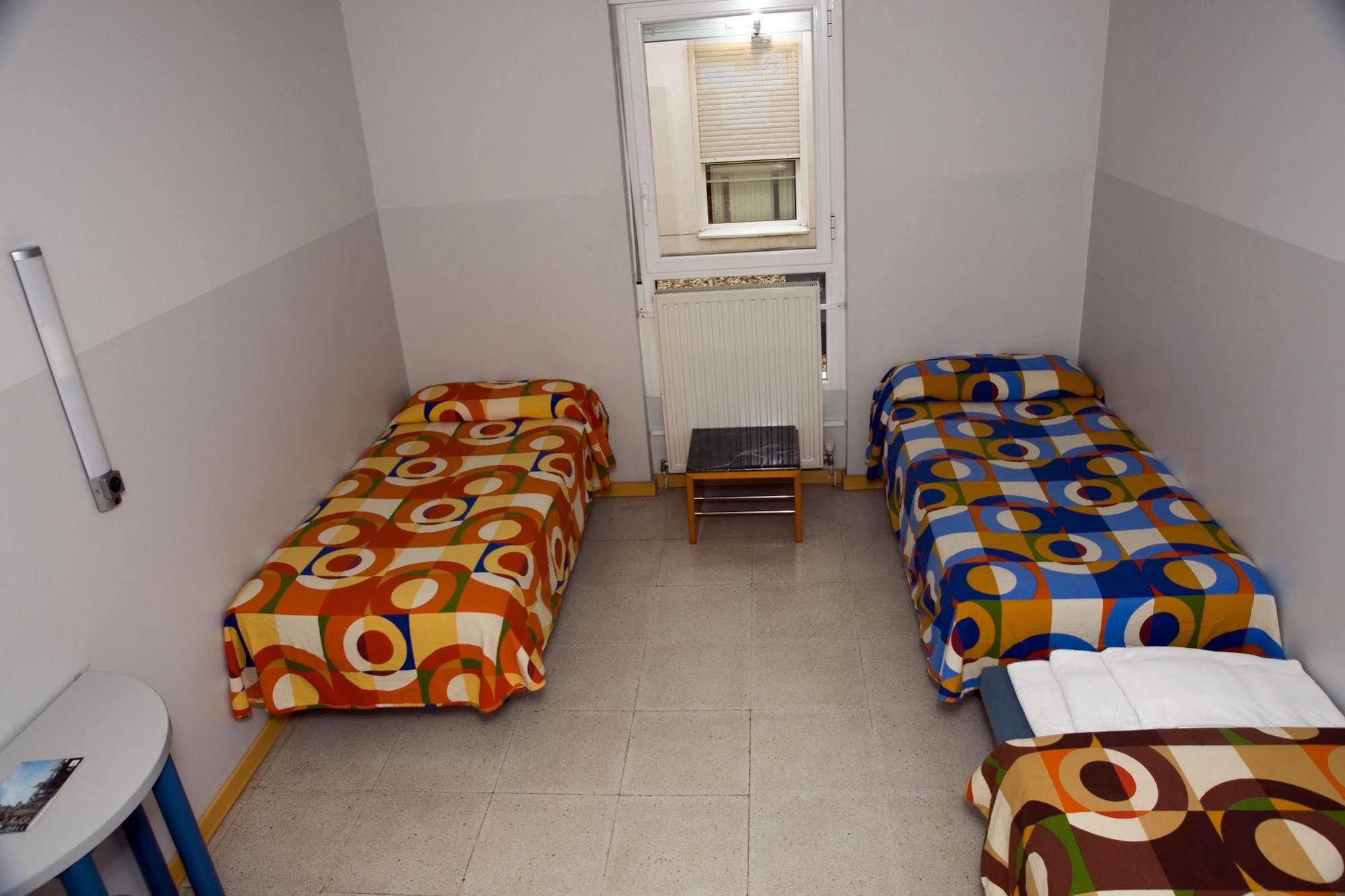 Hostal Welcome Madryt Zewnętrze zdjęcie